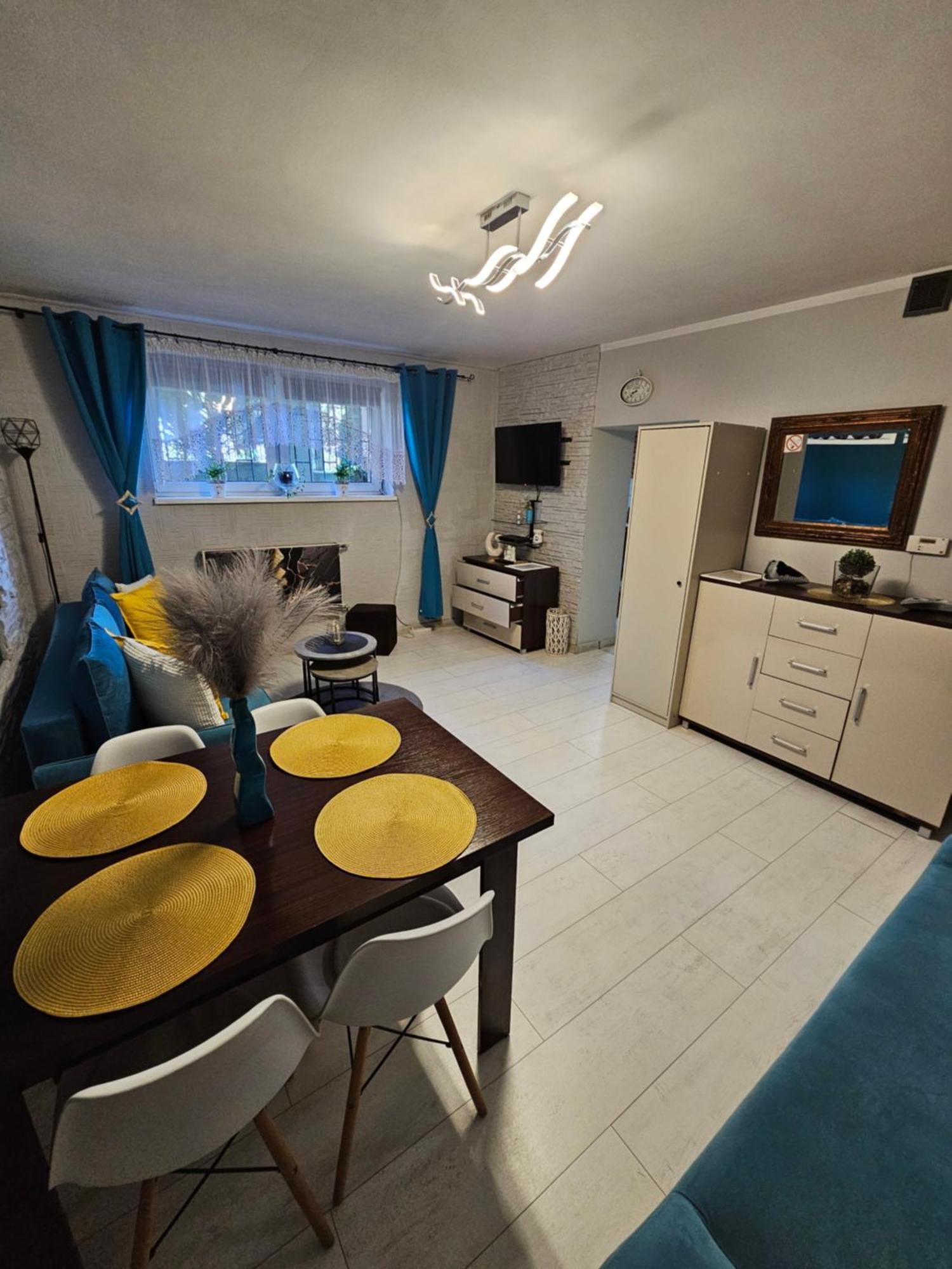 Quiet Basement Apartment *